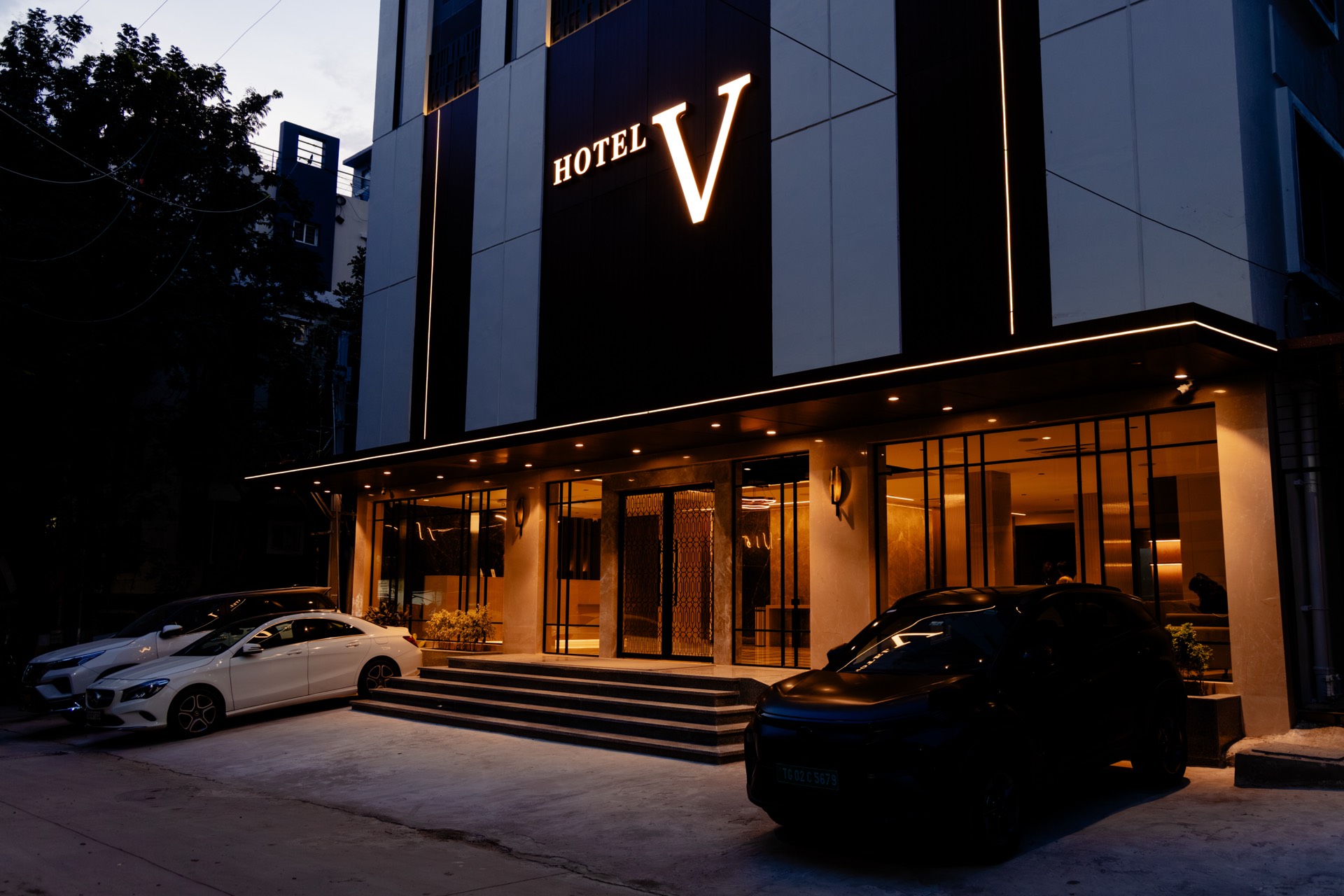 Hotel V facade